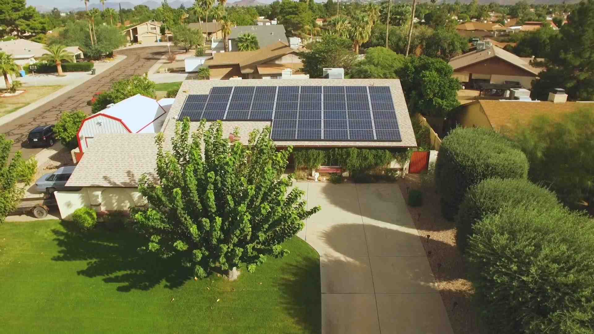 Does SDG&E buy back solar power?