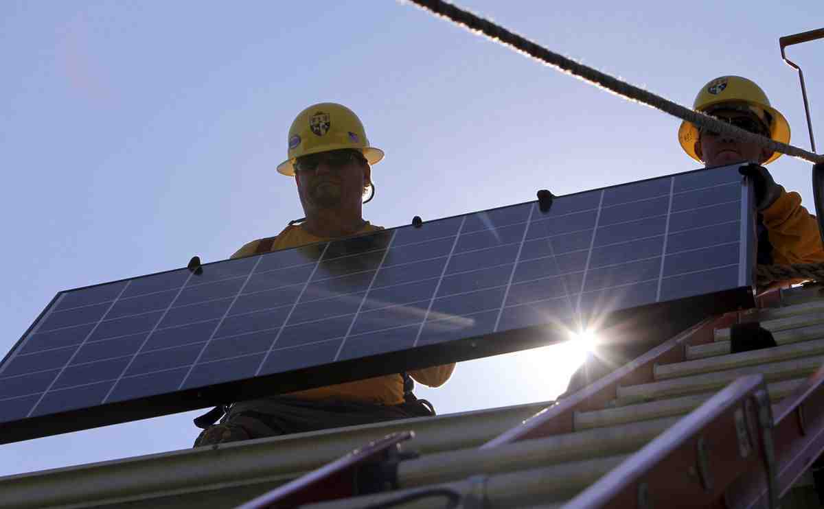 Do solar panels affect gas bill?