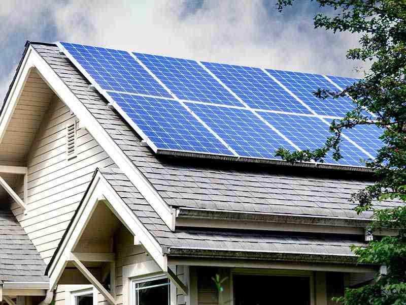 Does SDG&E buy back solar power?