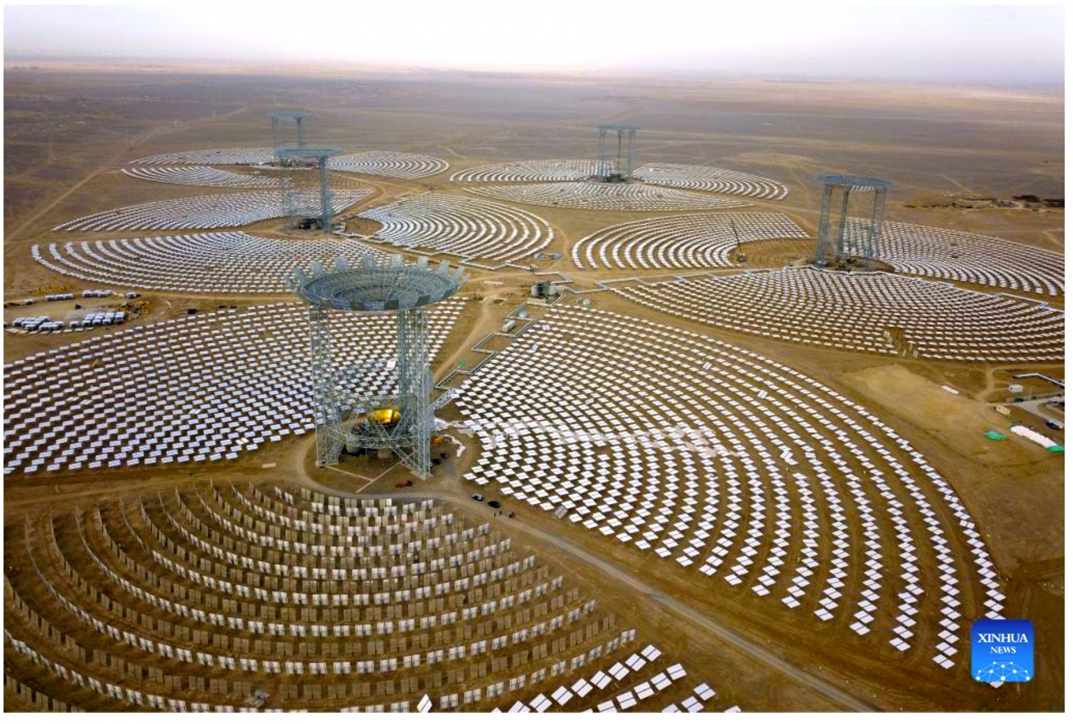 Which type of concentrated solar power panel gives the high temperature?