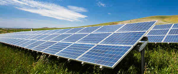 What are 6 advantages of solar energy?