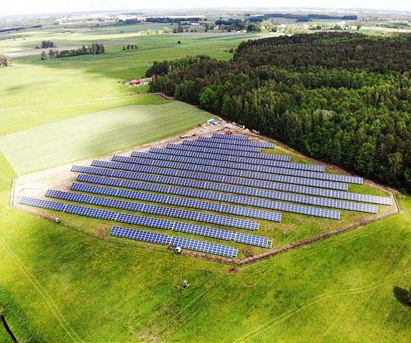 British army readies solar farm to reduce emissions