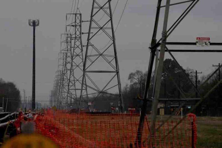 Wind and solar power are "saving" Texas amid record heat and energy demand