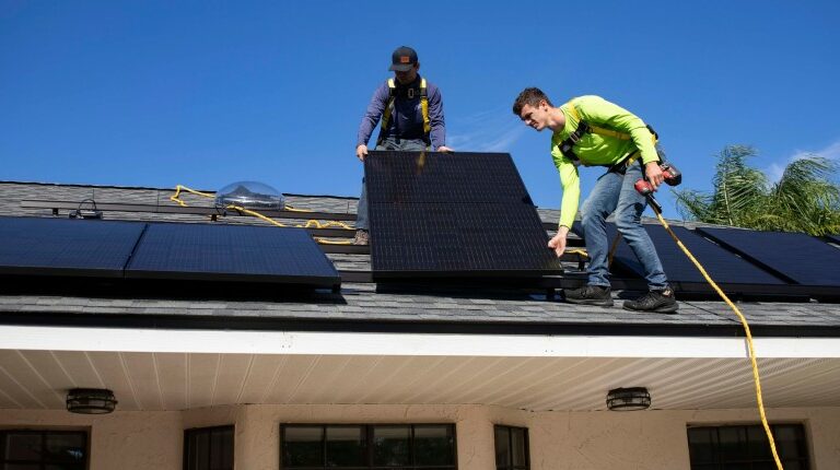 Bulgaria prepares grants for rooftop solar systems for households