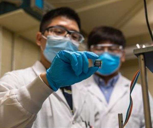 Inverted perovskite solar cell breaks 25% efficiency record