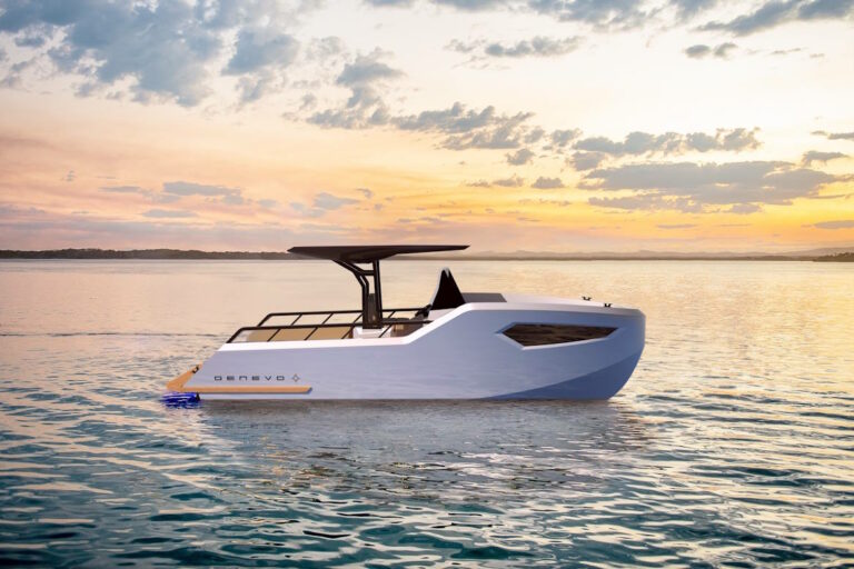 Aussie start-up unveils battery electric luxury motorboat, with on-board solar