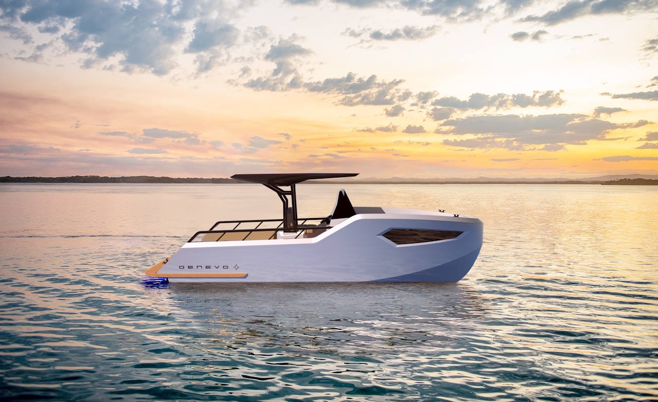 Aussie start-up unveils battery electric luxury motorboat, with on-board solar