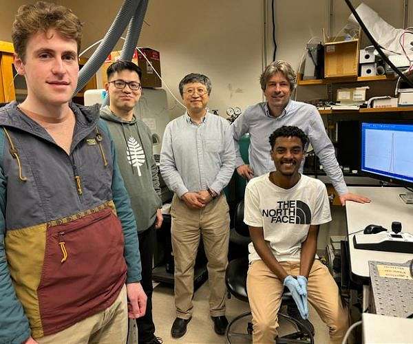 Dartmouth engineering team discovers new high-performance solar cell material