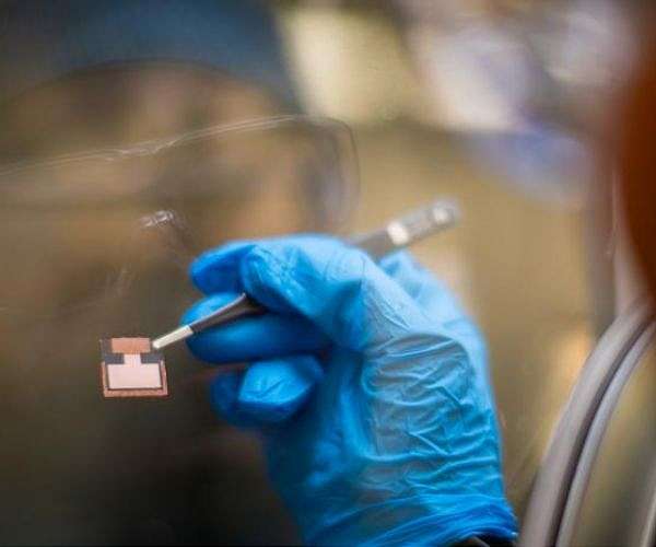 Perovskite advancements improve solar cell efficiency and longevity