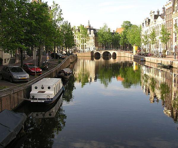 Anger as Amsterdam allows 'ugly' solar panels on historic canal houses